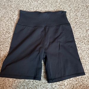 Vuori Ribbed Studio Shorts